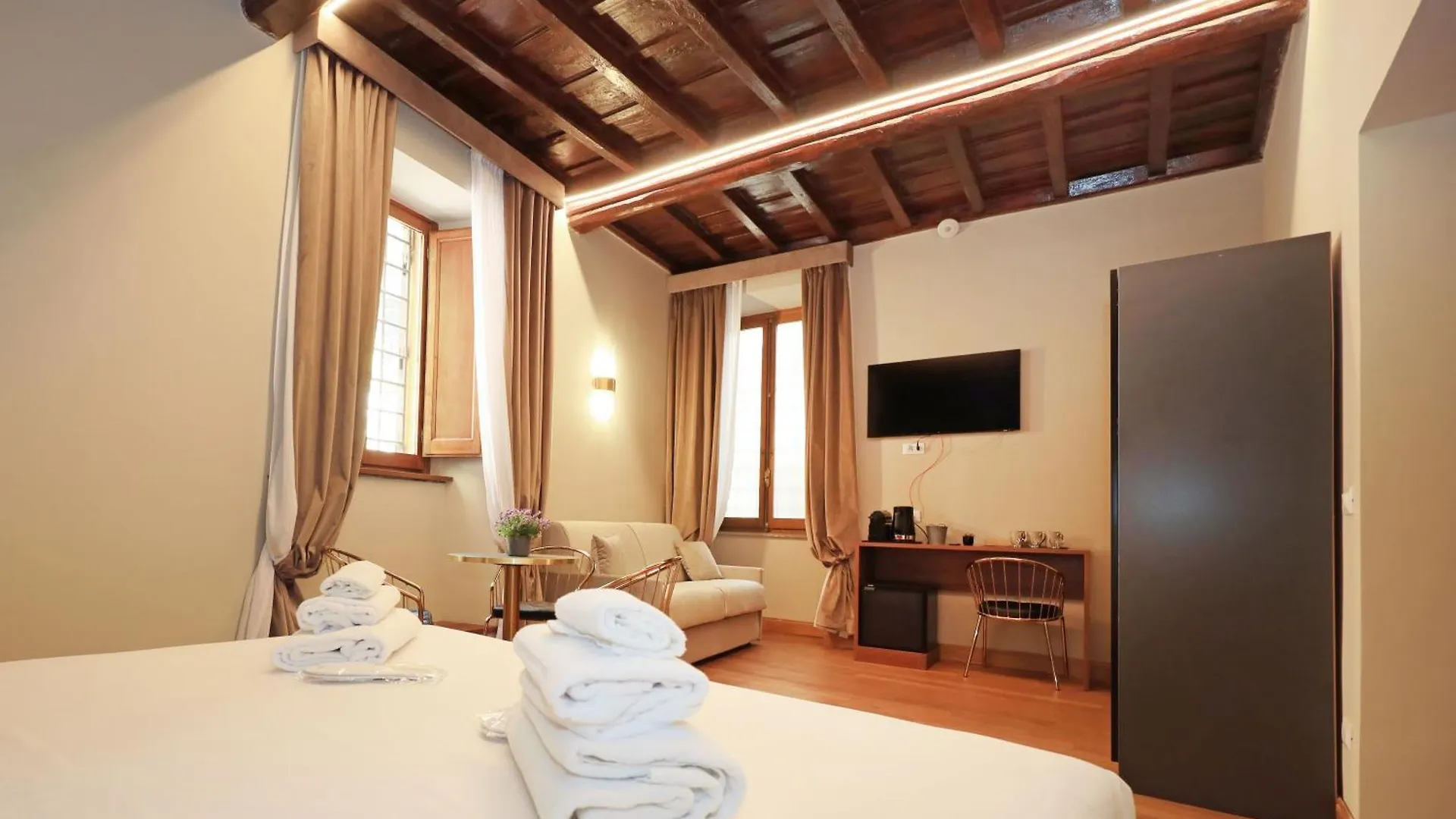 Golden Pantheon Rooms Roma