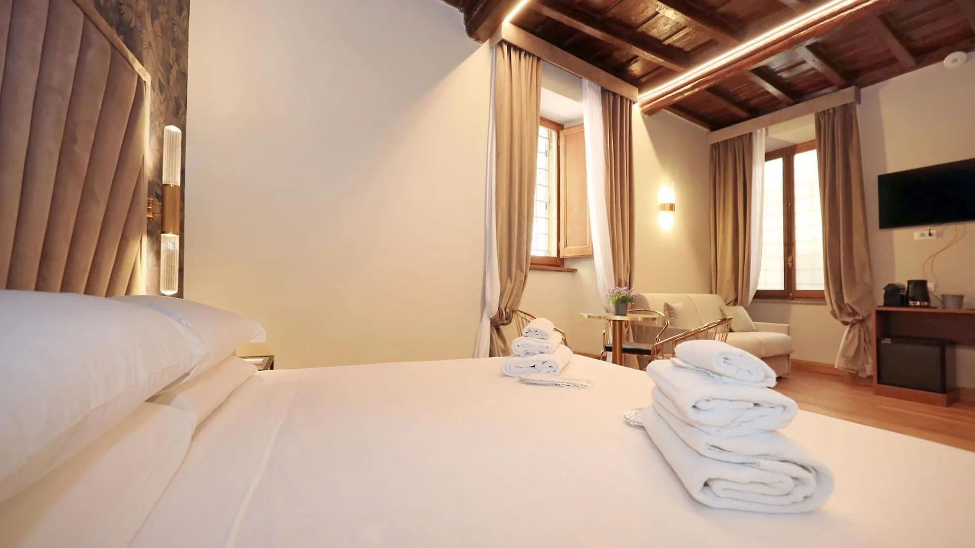 Golden Pantheon Rooms Roma