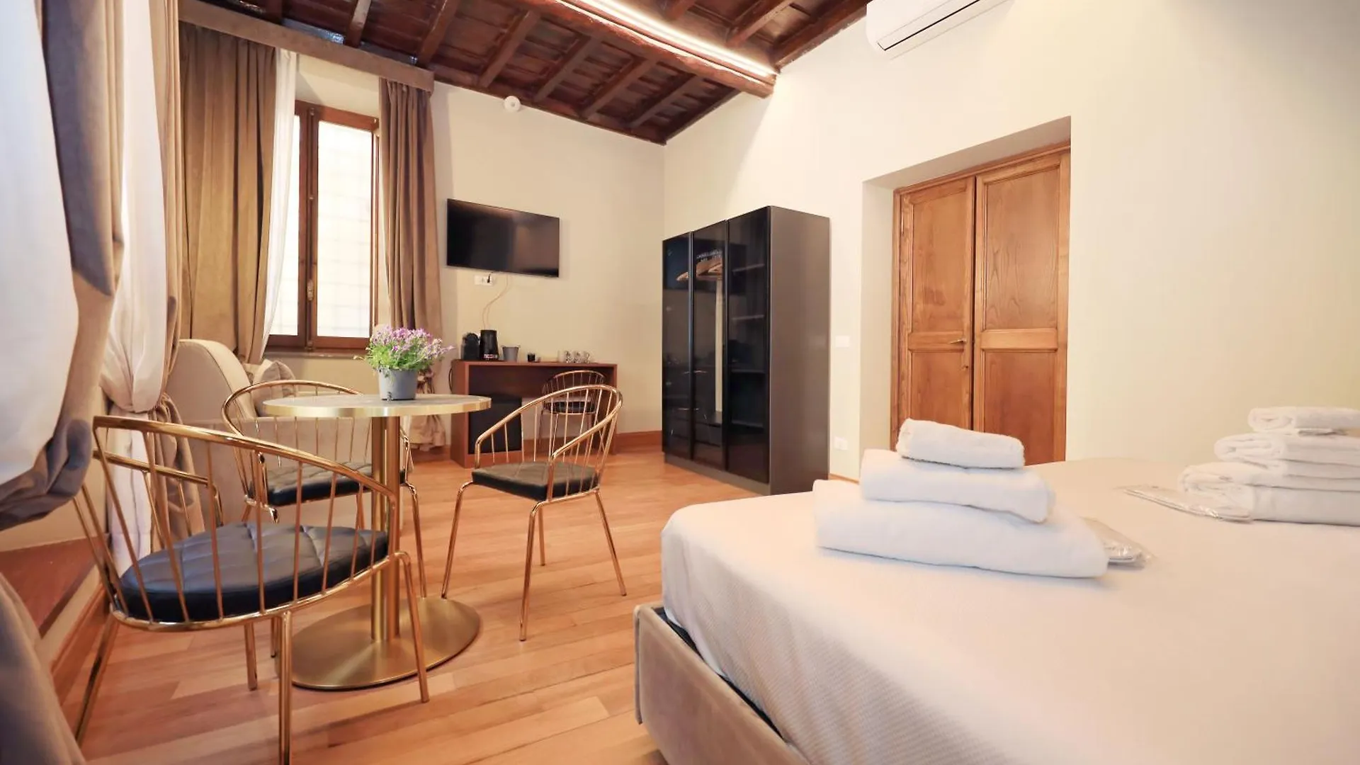 Golden Pantheon Rooms Roma