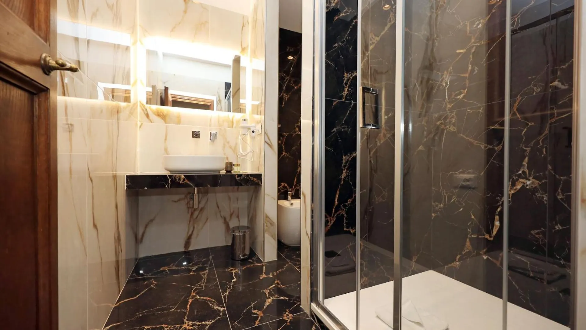 Golden Pantheon Rooms Roma Italia